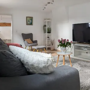  Apartment Molly